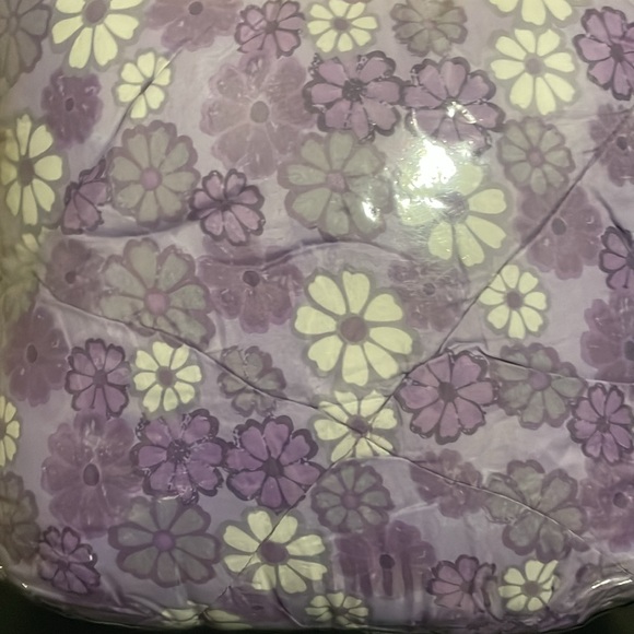 comforter 4 piece set - Picture 2 of 2